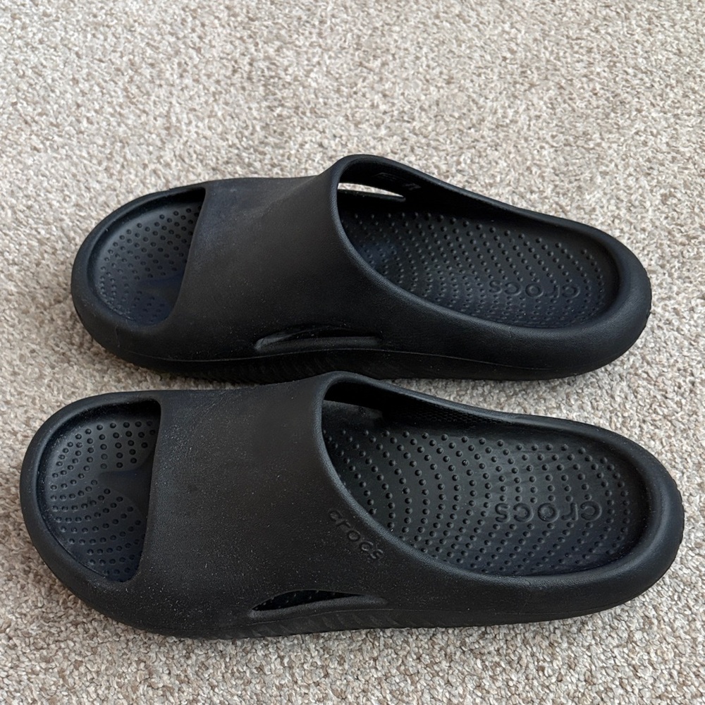 CROCS women’s Mellow Recovery Slide